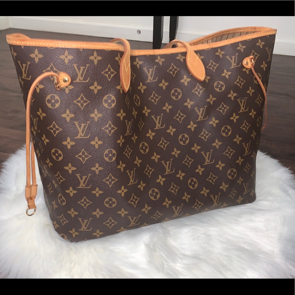 SOLD Louis Vuitton never full gm